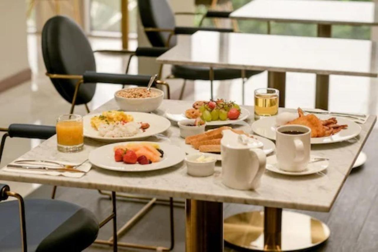 The Bayview Hotel Guam Тумон Экстерьер фото